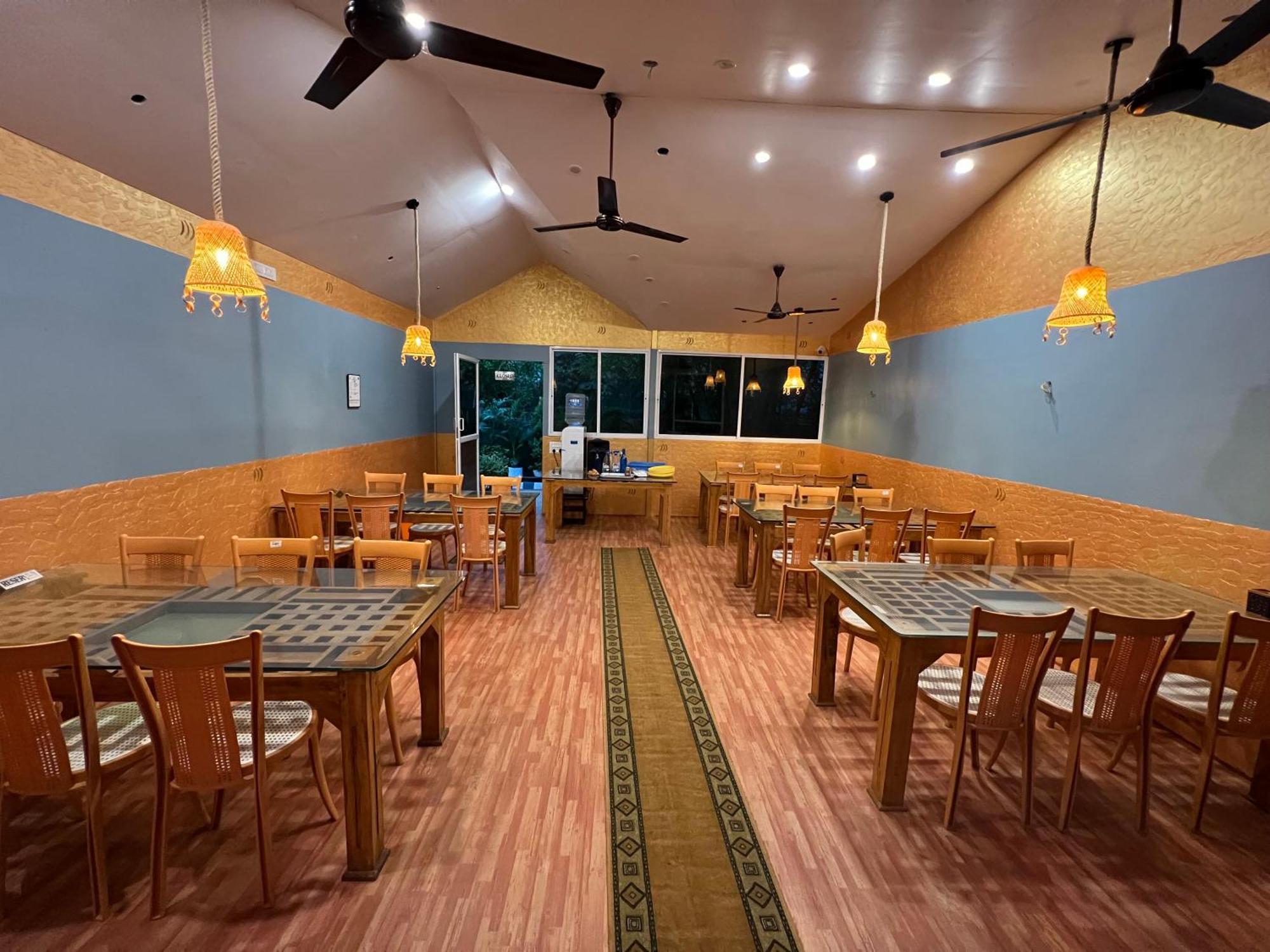 The Midway Jungle Resort マジナグディ エクステリア 写真